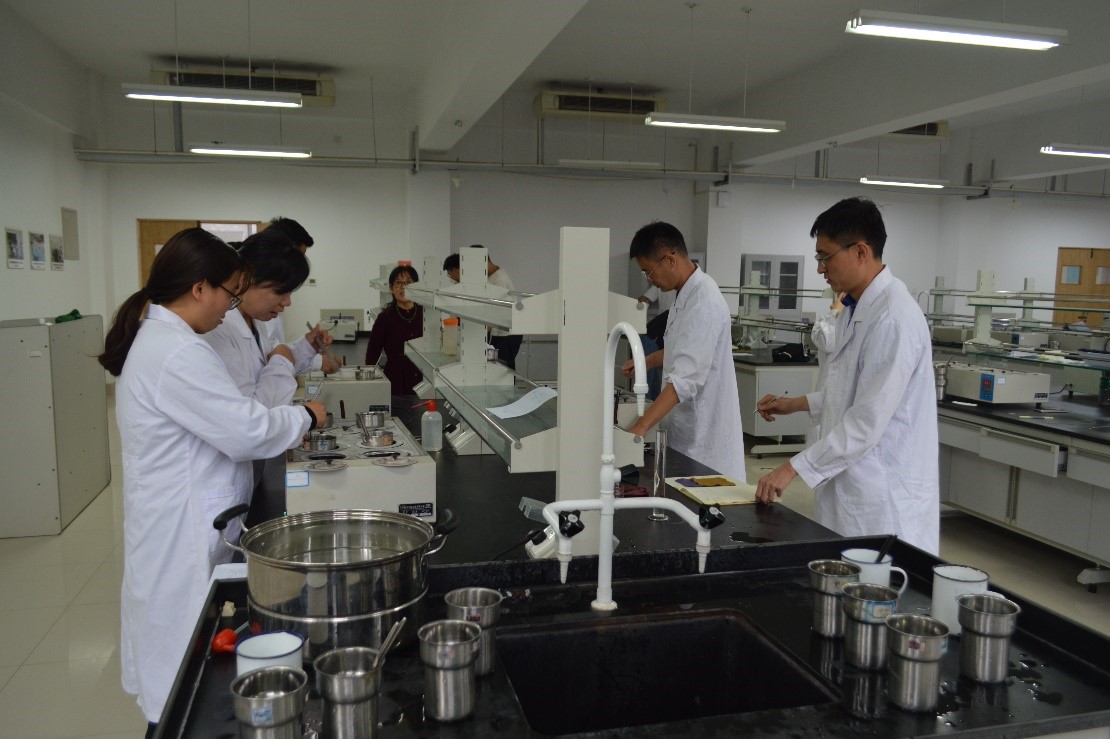 轻化工程系第二届“艾文化学杯配色技术技能竞赛”成功举办