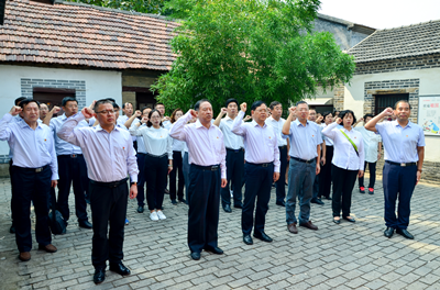 学校开展革命传统教育和先进典型教育活动