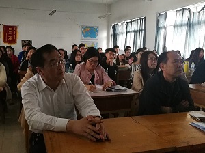 工商管理系空乘专业召开就业指导宣讲会