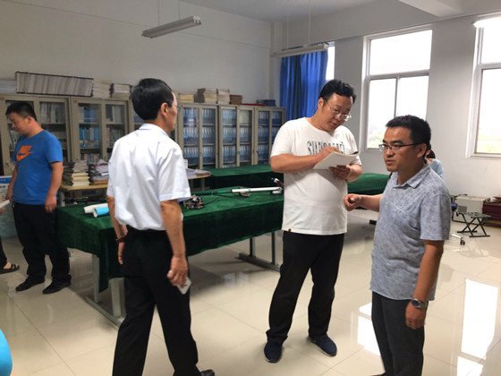 机电工程系对实训室进行卫生与安全检查