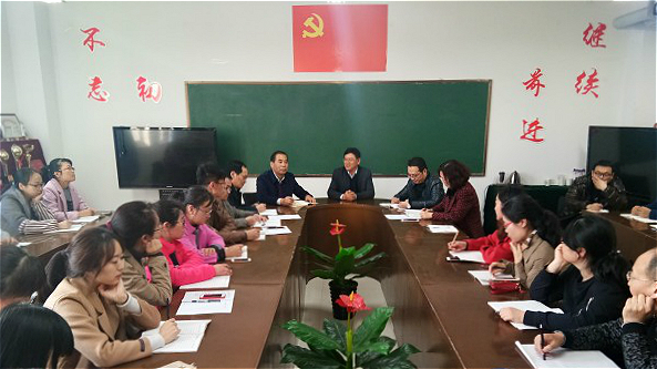 党委书记牛圣银检查指导机电工程系开学准备工作