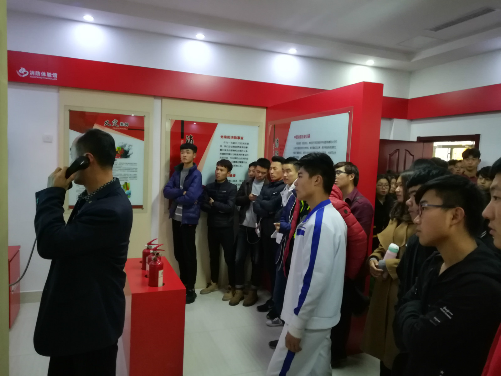 学院开展消防安全宣传月系列活动