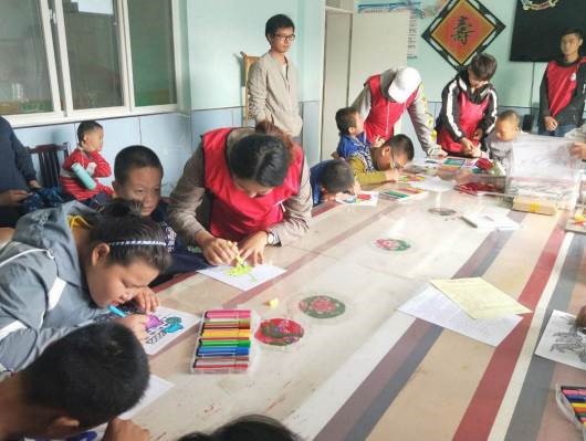 关爱特殊儿童活动---轻化工程系重阳节活动二