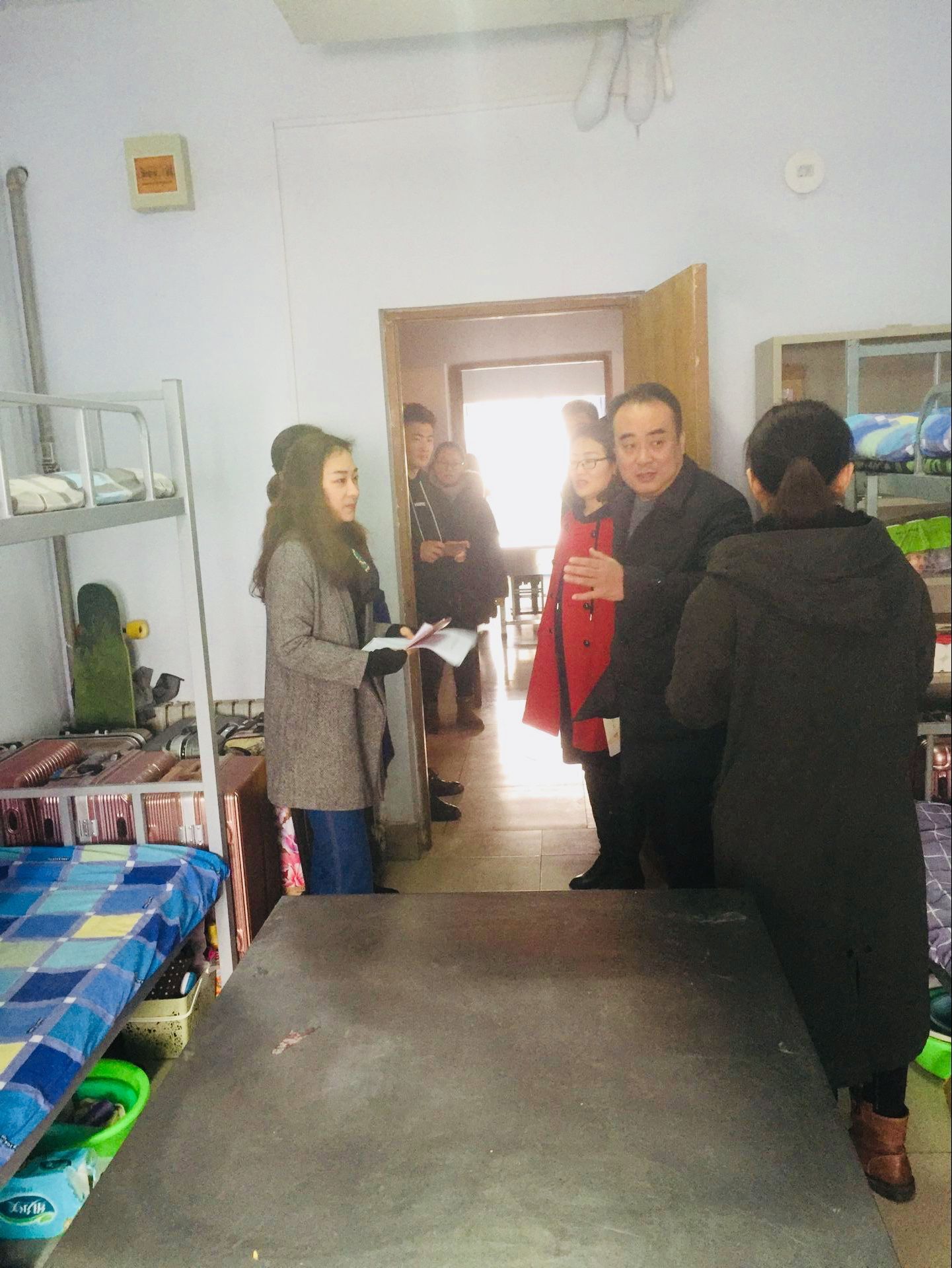 诲人不倦，良师益友 ——艺术设计系教师深入了解学生生活