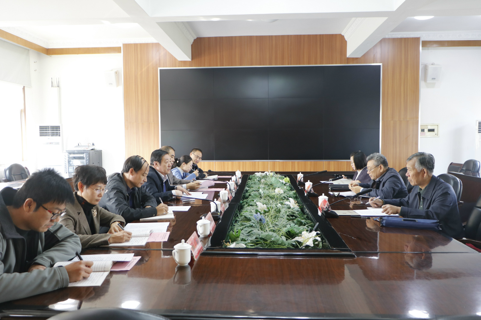 市关工委领导来我院调研