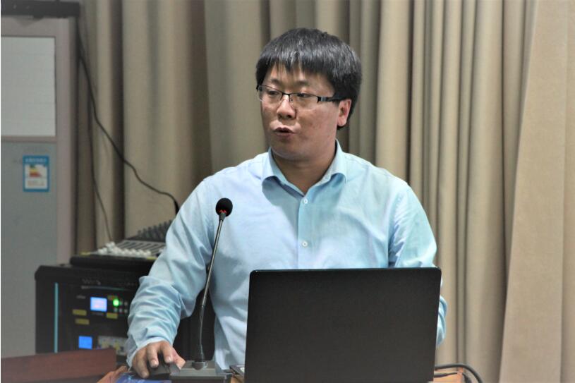 学校举行师德师风建设优秀教师事迹报告会