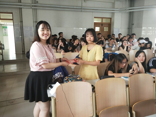 工商管理系“企业文化进校园活动”系列报道（一）