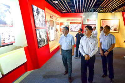 学校开展革命传统教育和先进典型教育活动