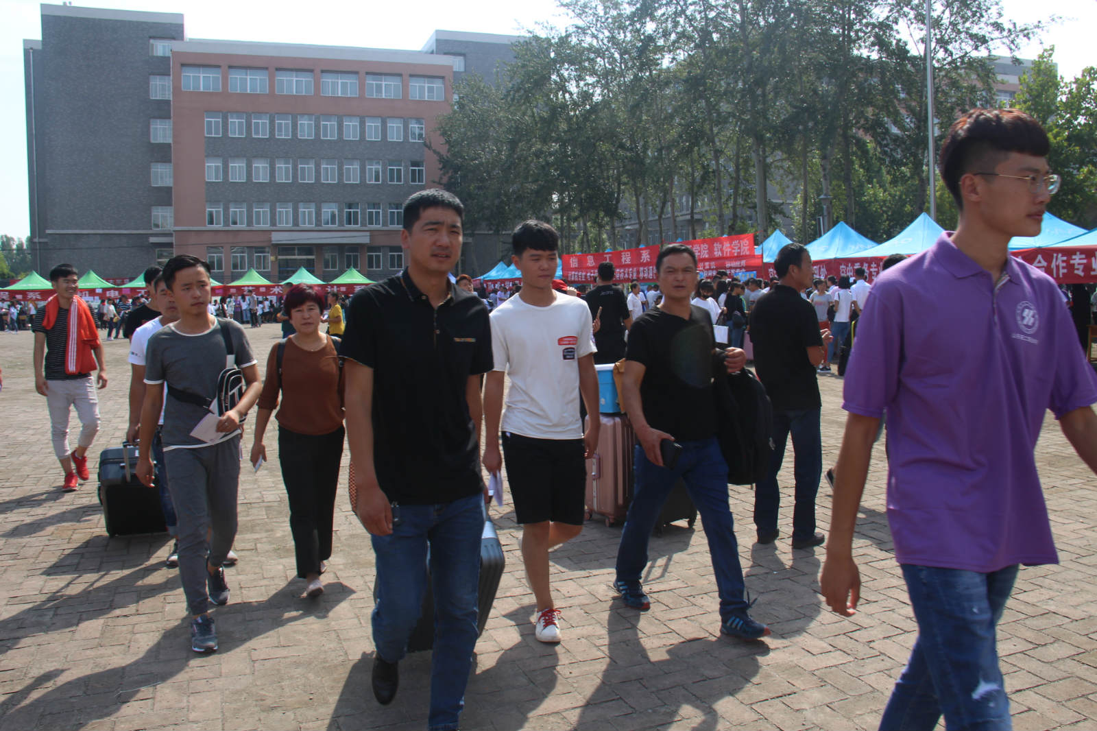 学院喜迎2017级新生入学