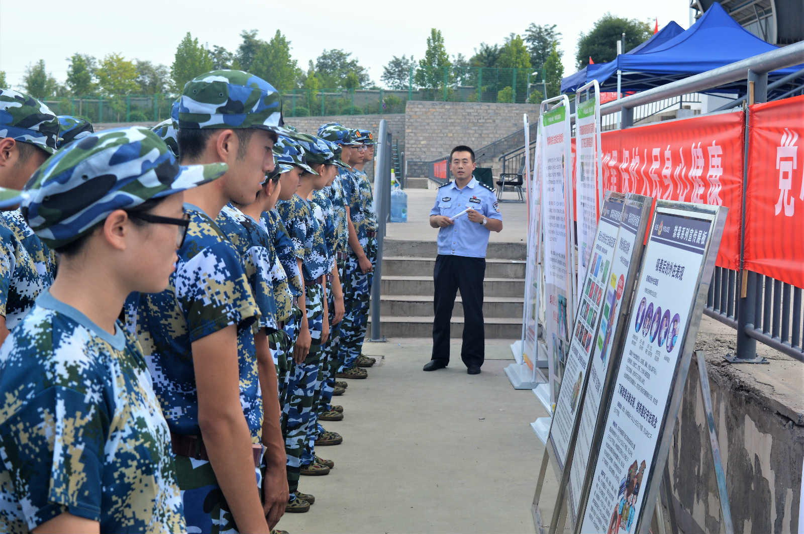 学院举办“无毒青春”讲座