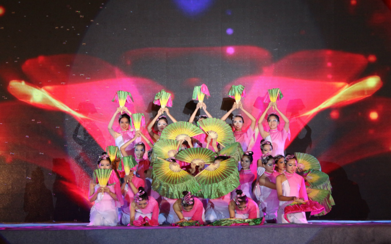 学院举行2017年迎新暨表彰晚会