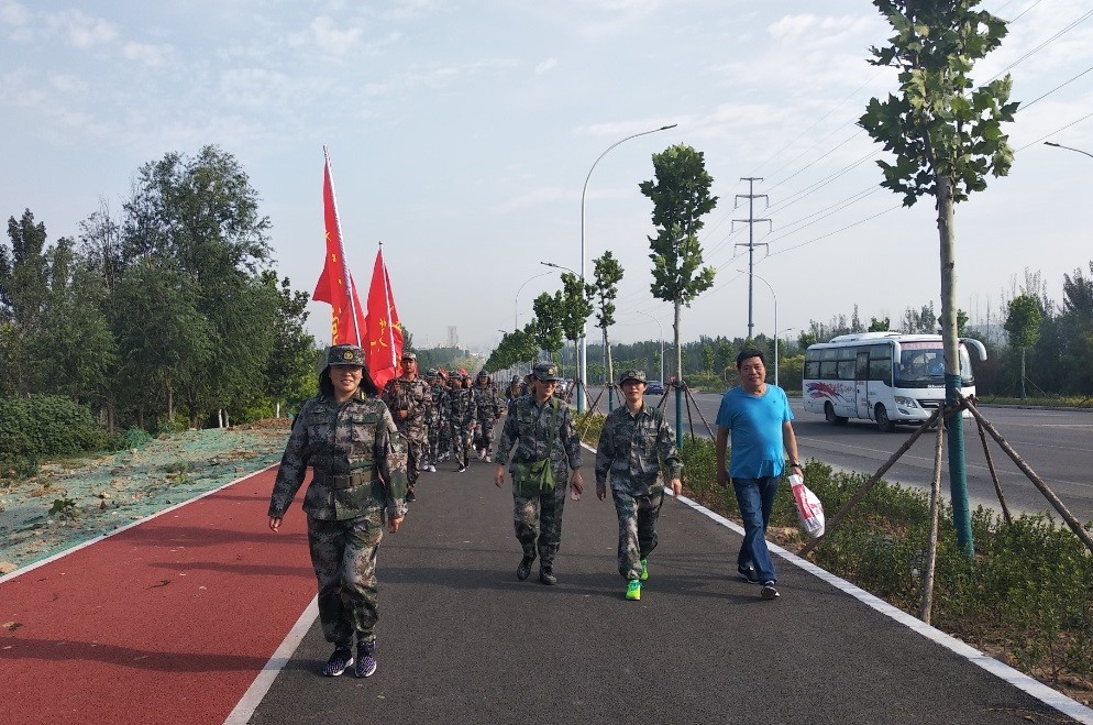 行走拓前程，徒步致青春 ——记山东轻工职业学院军训拉练活动