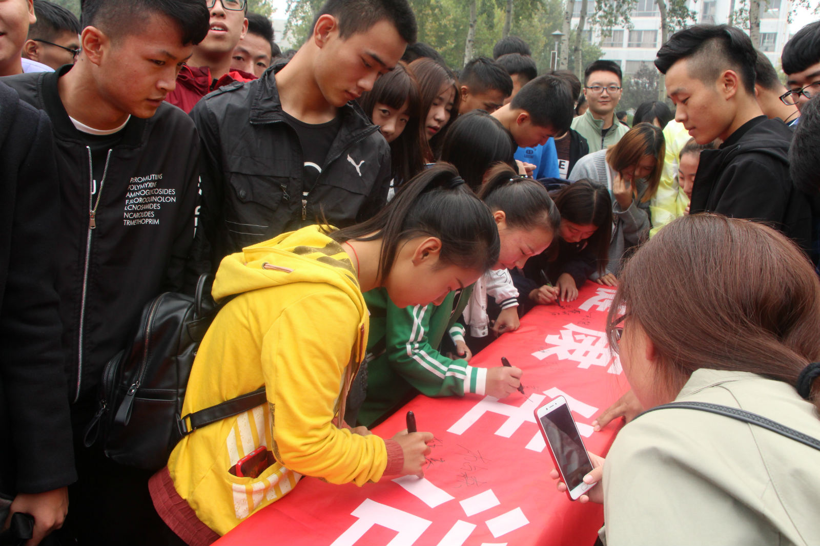 学院团委组织开展创建无烟校园主题活动