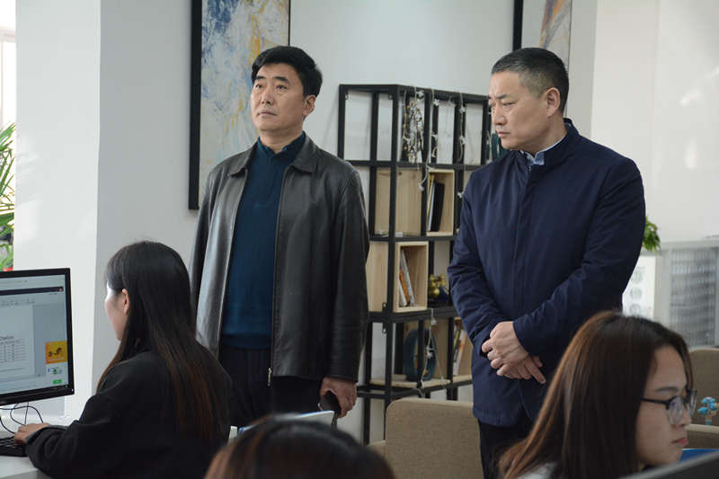 市委统战部副部长申佃军到我校调研指导工作