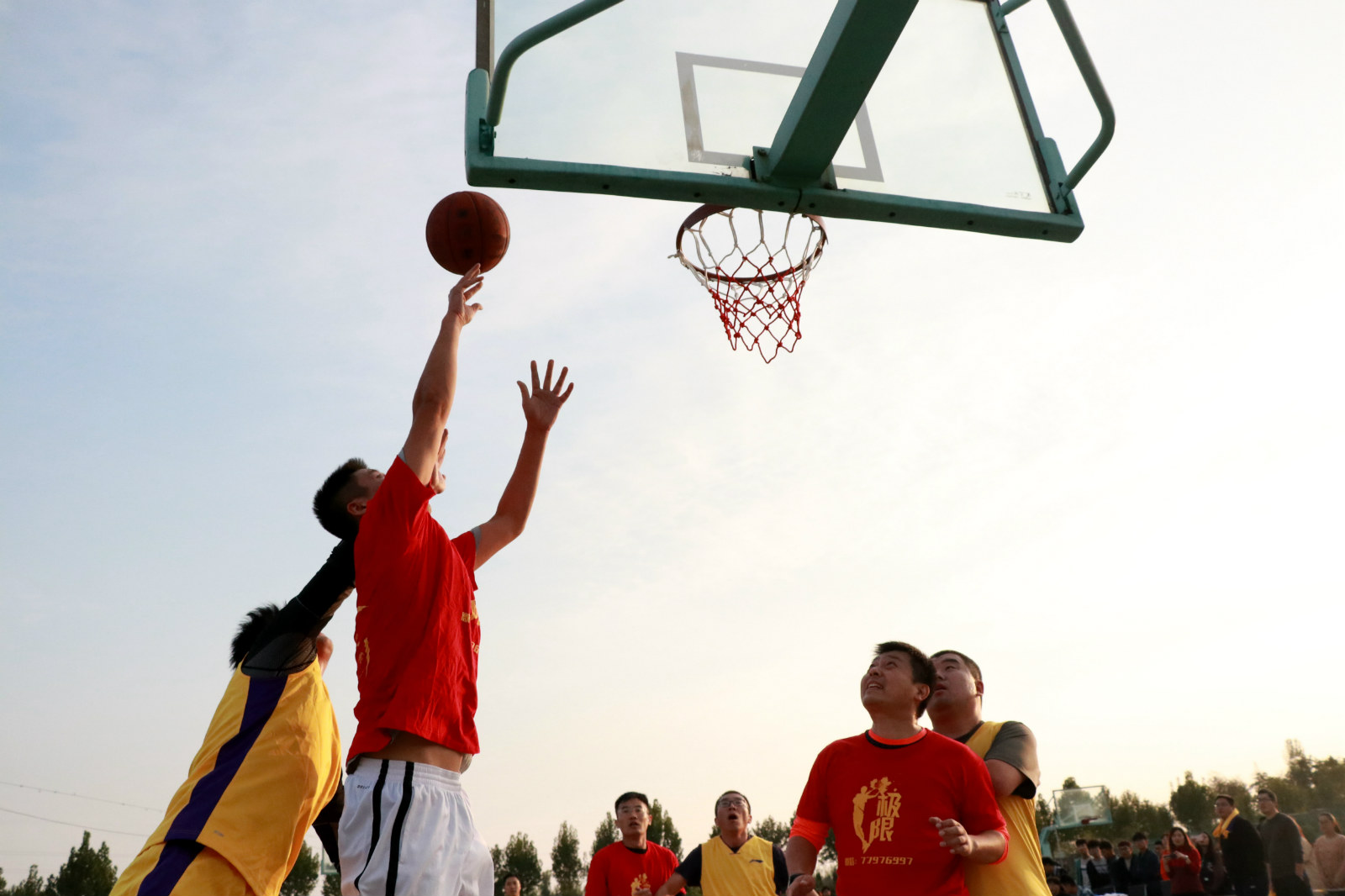 凝心聚力，驰骋赛场——学院第四届教职工篮球赛拉开序幕