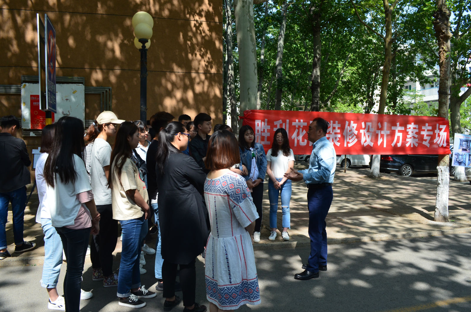 学院职教周活动“大赛作品喜中标服务当地获点赞”