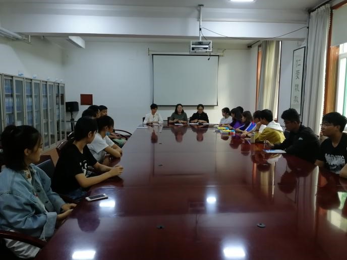 学院学生资助中心召开寿光籍受灾学生座谈会