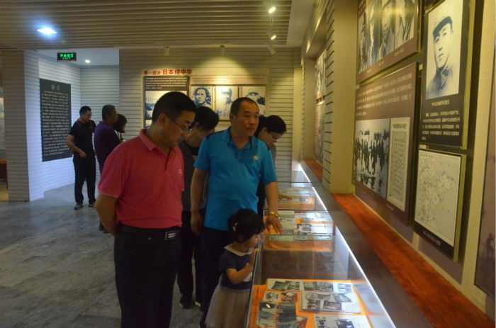 走进黑铁山，弘扬革命先烈精神——后勤党支部主题党日活动