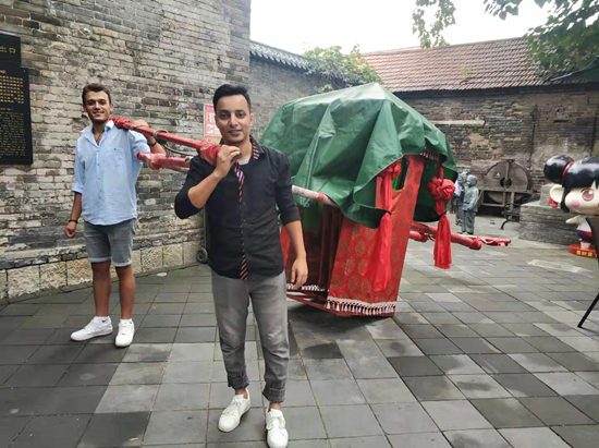 学校首批留学生文化体验课程圆满结束