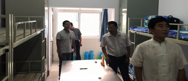 学院领导深入后勤检查学生食堂、公寓指导迎新工作