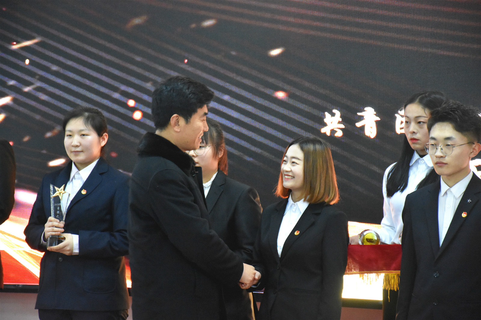 自强不息，共筑励志中国梦—-我校举行2018年度“自强之星”分享会