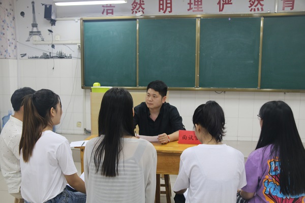 工商管理系“企业文化进校园活动”系列报道（二）