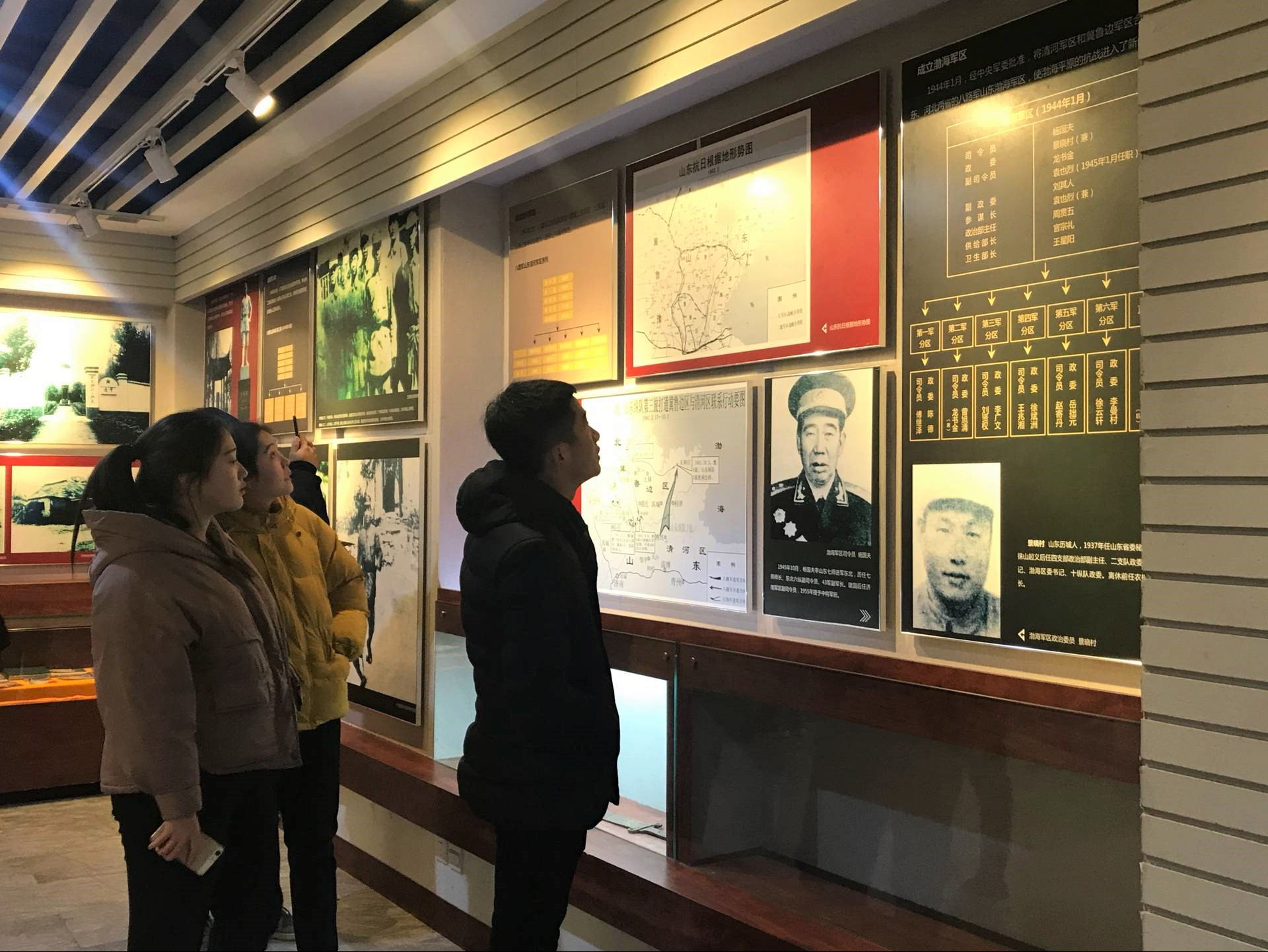 传承红色基因 弘扬铁山精神——学院组织黑铁山抗日武装起义纪念馆参观活动