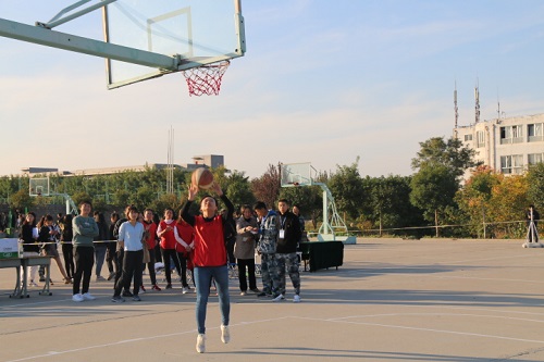 凝聚师生力量，共展青春风采 ——工商管理系参加学院篮球赛