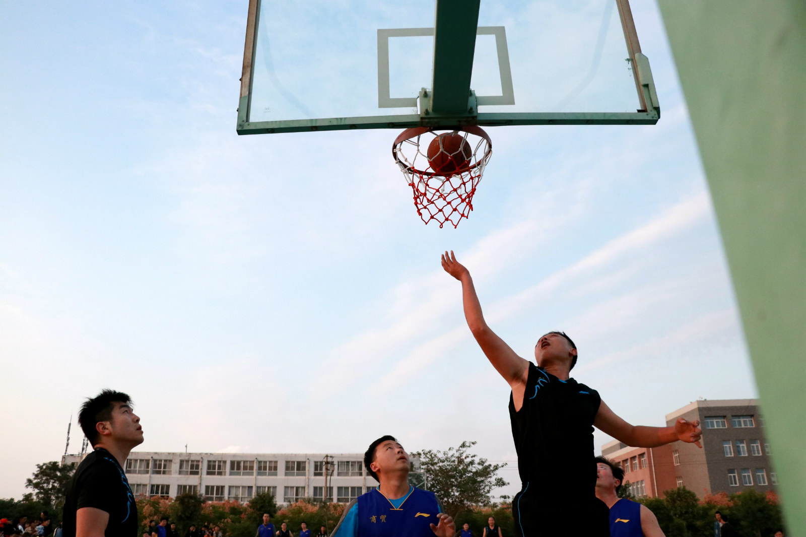 凝心聚力，驰骋赛场——学院第四届教职工篮球赛拉开序幕