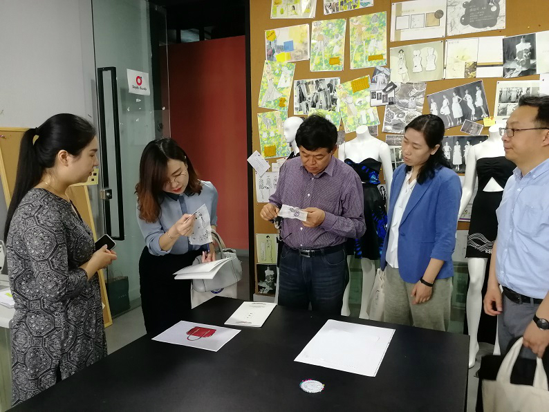 对标先进找差距 解放思想促发展---学院考察团走进广东优质高职院校考察学习