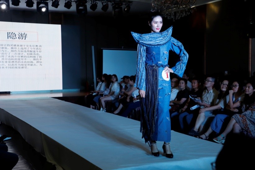 产教融合点亮纺服毕业设计教学成果展