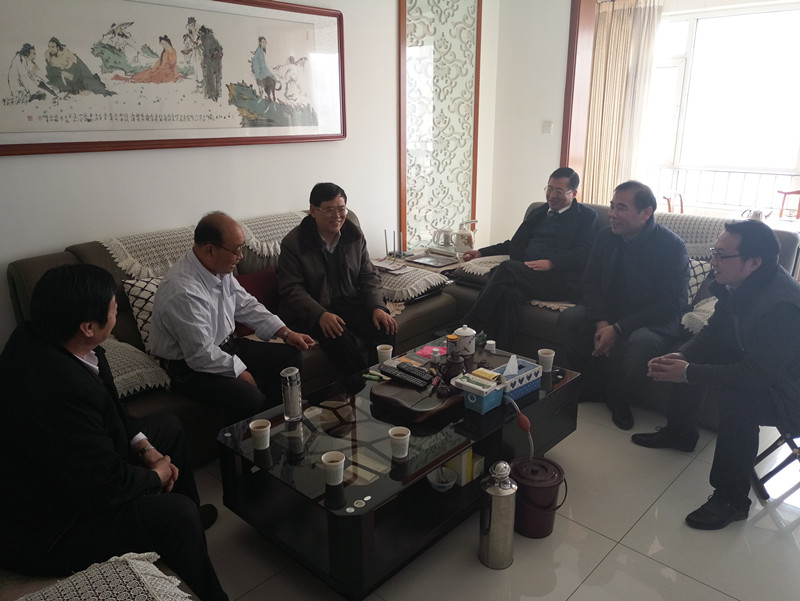 学院领导走访慰问离退休老同志