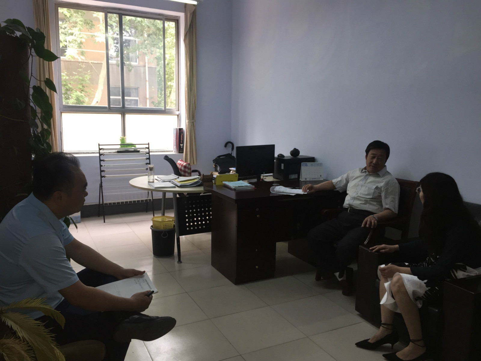 余中兴副书记现场指导艺术设计系教学工作